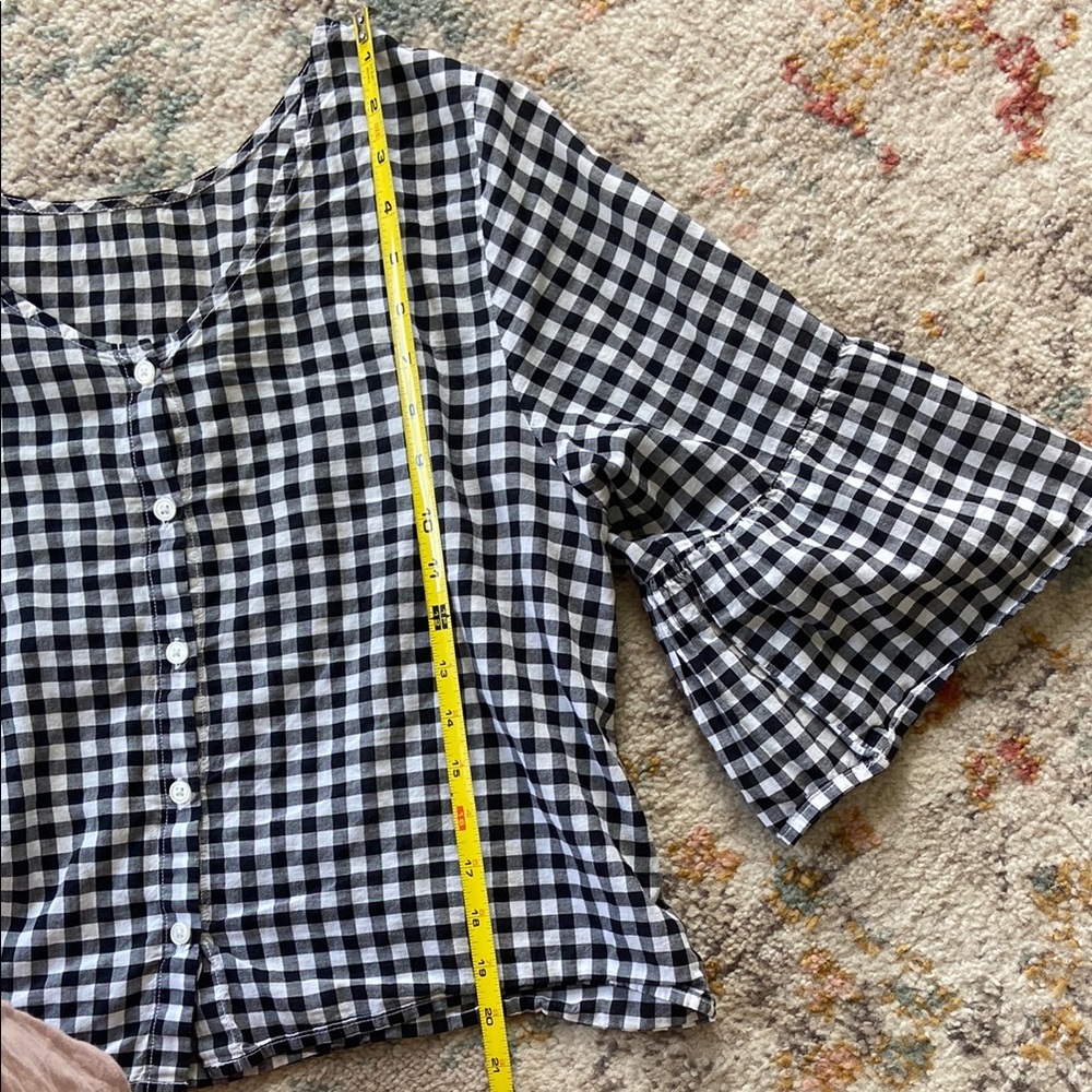 Universal Thread Button Scoop Back Cropped Peasant Top - Picture 2 of 6
